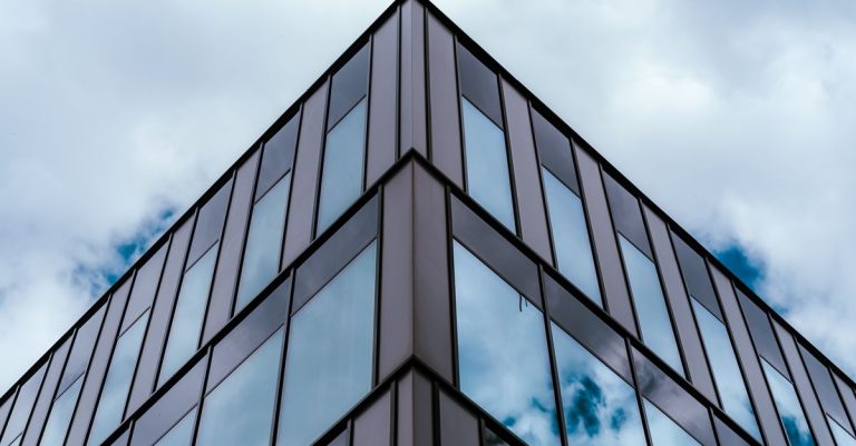 Revolutionizing Data Analytics: Direct Queries from Data Lakes to Operational Databases